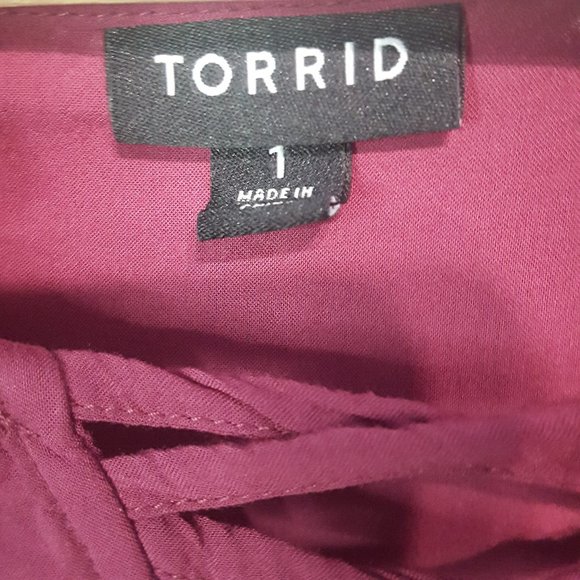 Torrid 3/4 Sleeve V Neck Shirt Size 1 (1X) - Picture 3 of 6